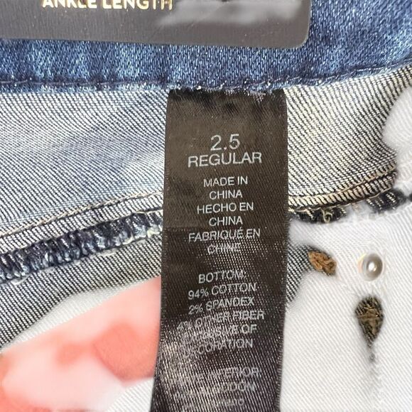 Chicos So Slimming Girlfriend Slim Leg Ankle Jeans chicos 2.5 embroidered jeans - Picture 10 of 16